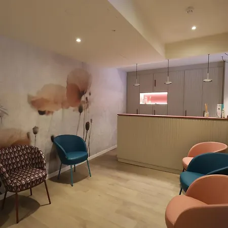 芳提波伊欧拉酒店 3*